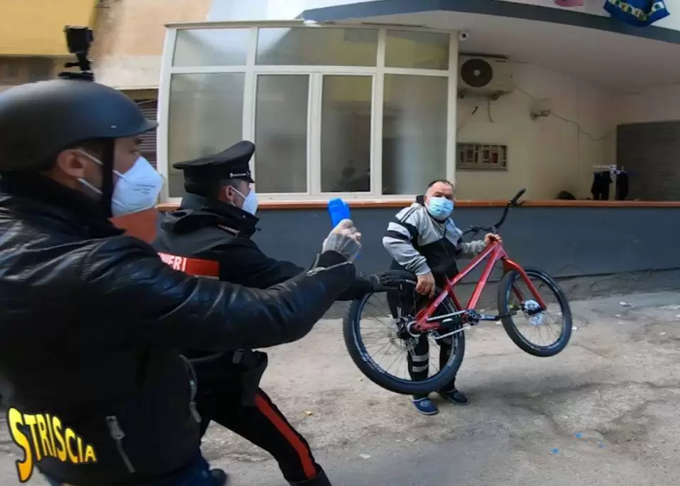brumotti aggredito napoli 31 gennaio