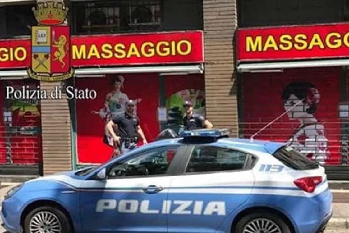 centro massaggi sequestrato