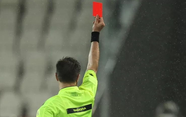 testata arbitro terza categoria daspo 3 anni
