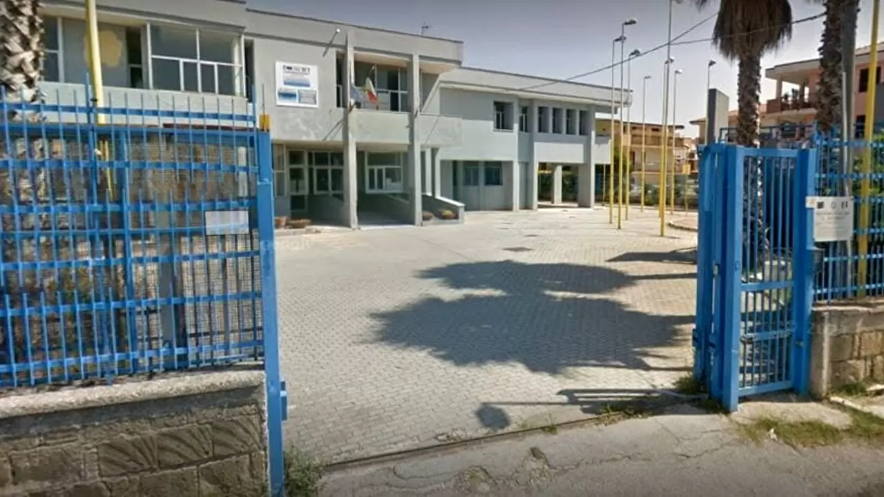 furto scuola san marcellino rubati 20 computer