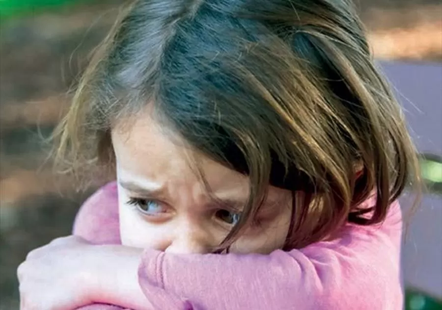 maestre-arrestate-caserta-bambina-imboccata-forza