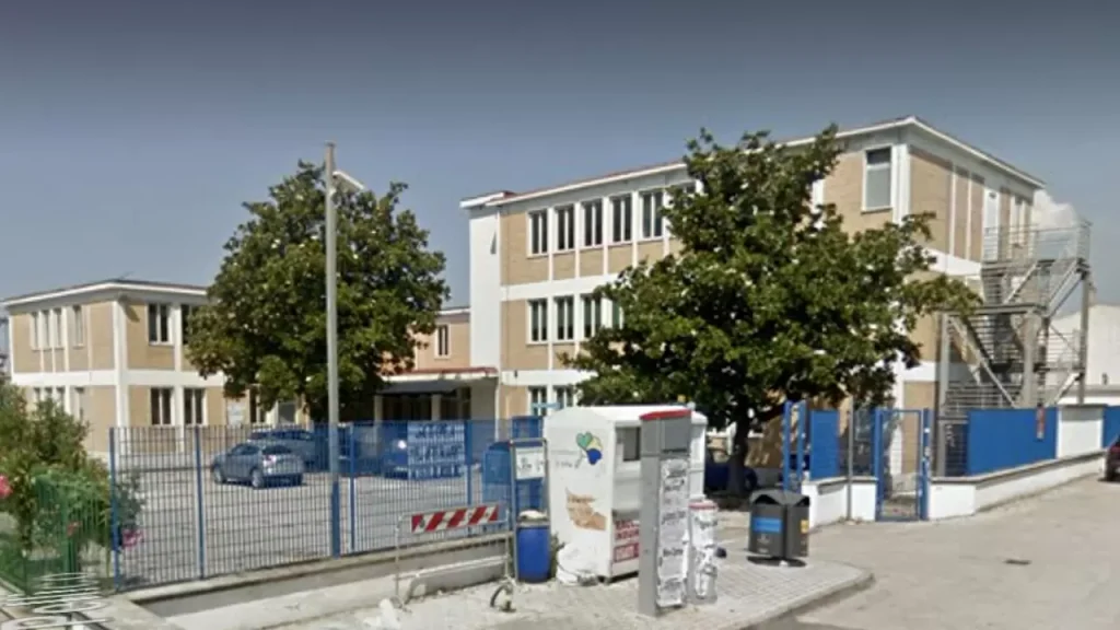 furto scuola cellole