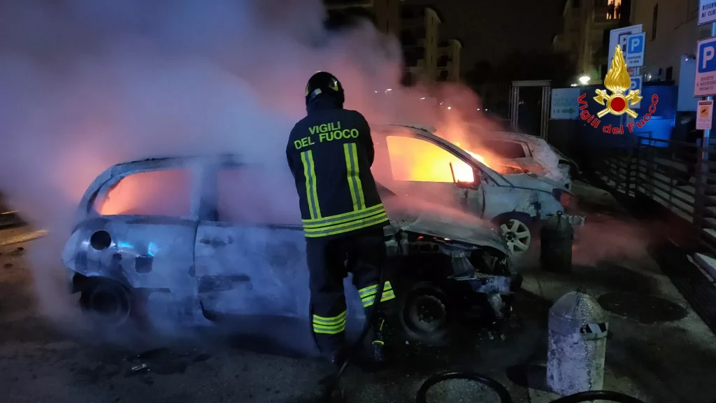 incendio-orta-atella-auto-bar-beautiful-cosa-successo