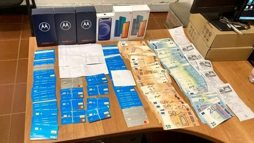 caserta-arrestato-carte-credito-clonate-firenze