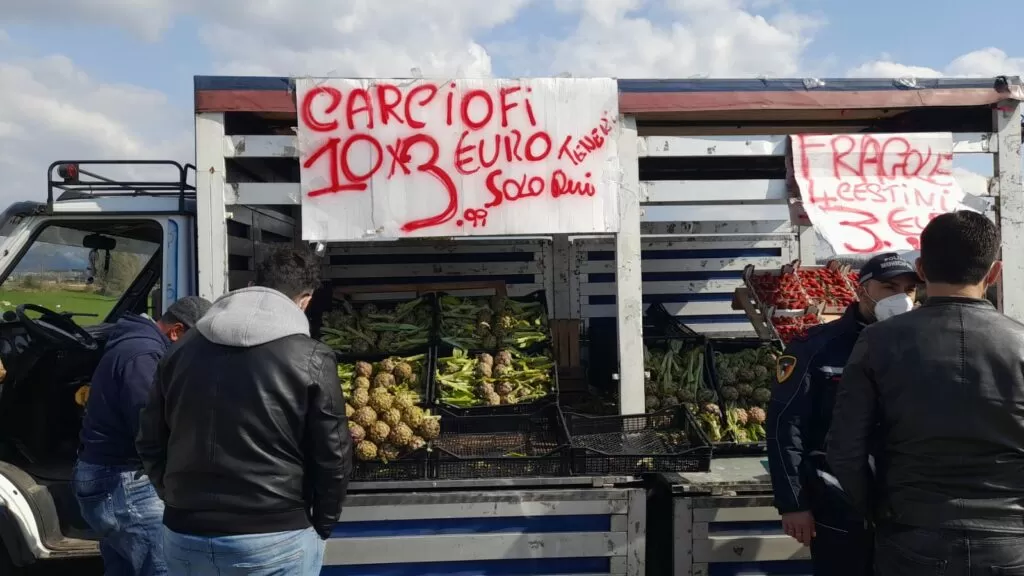 venditore-carciofi-capodrise-darsi-fuoco-suicidio
