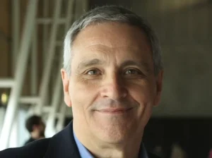 maurizio-de-giovanni-salerno-polemica-social-tifosi