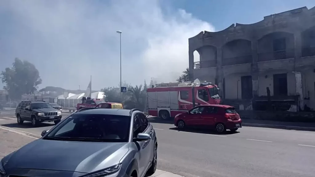 mondragone incendio terreno privato domiziana