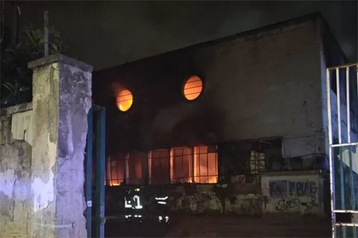Napoli-Arpac-incendio-rom