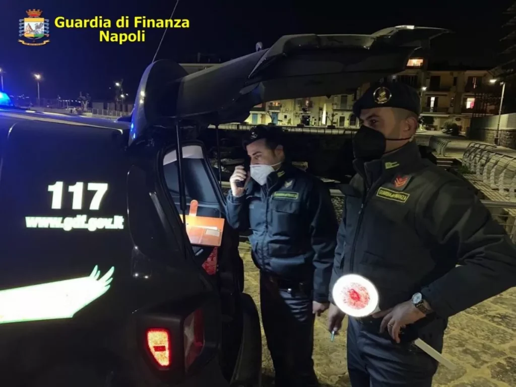 inseguimento napoli finanza