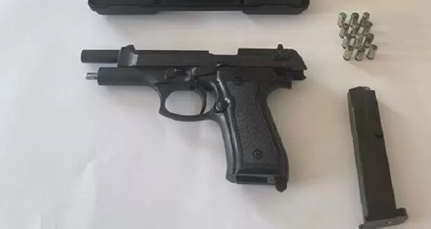 carabiniere fila bar spara