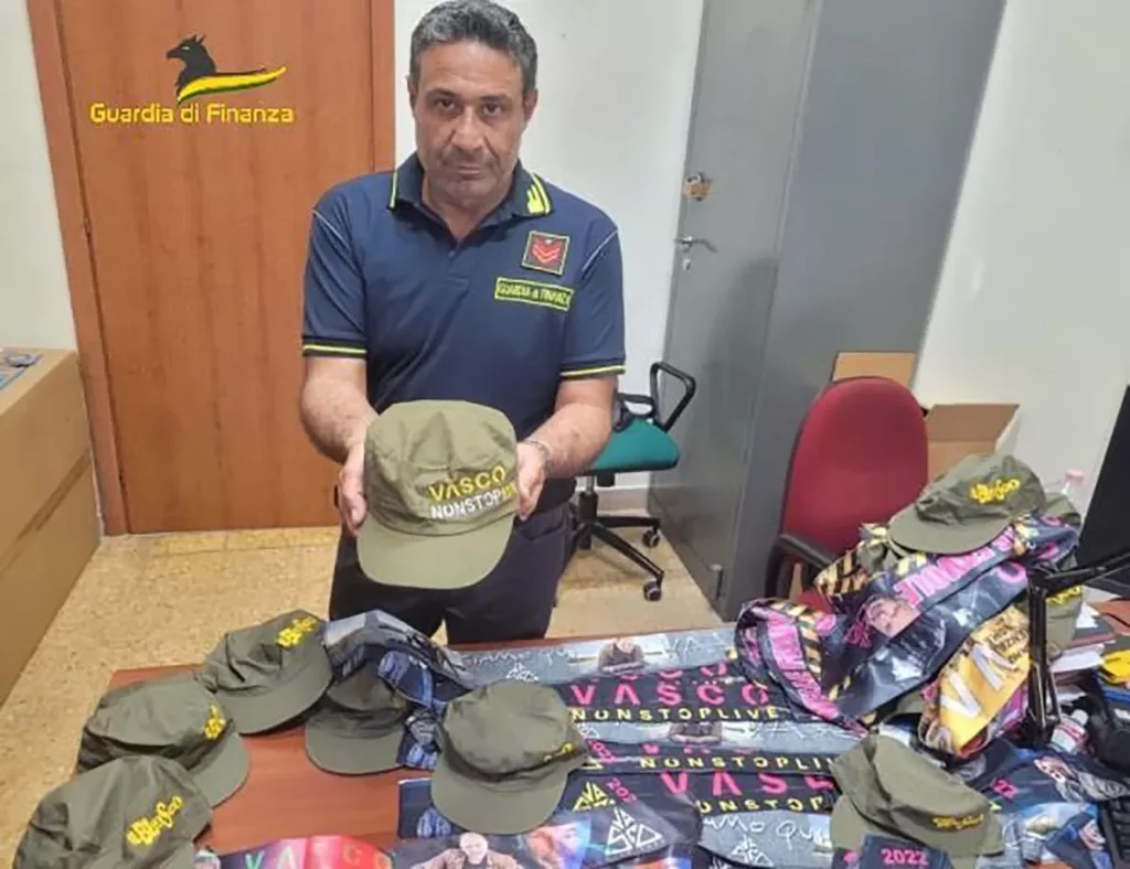 vasco-rossi-concerto-napoli-controlli-droga-gadget-falsi-denunce
