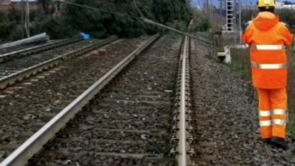 maltempo treni sospesi caserta