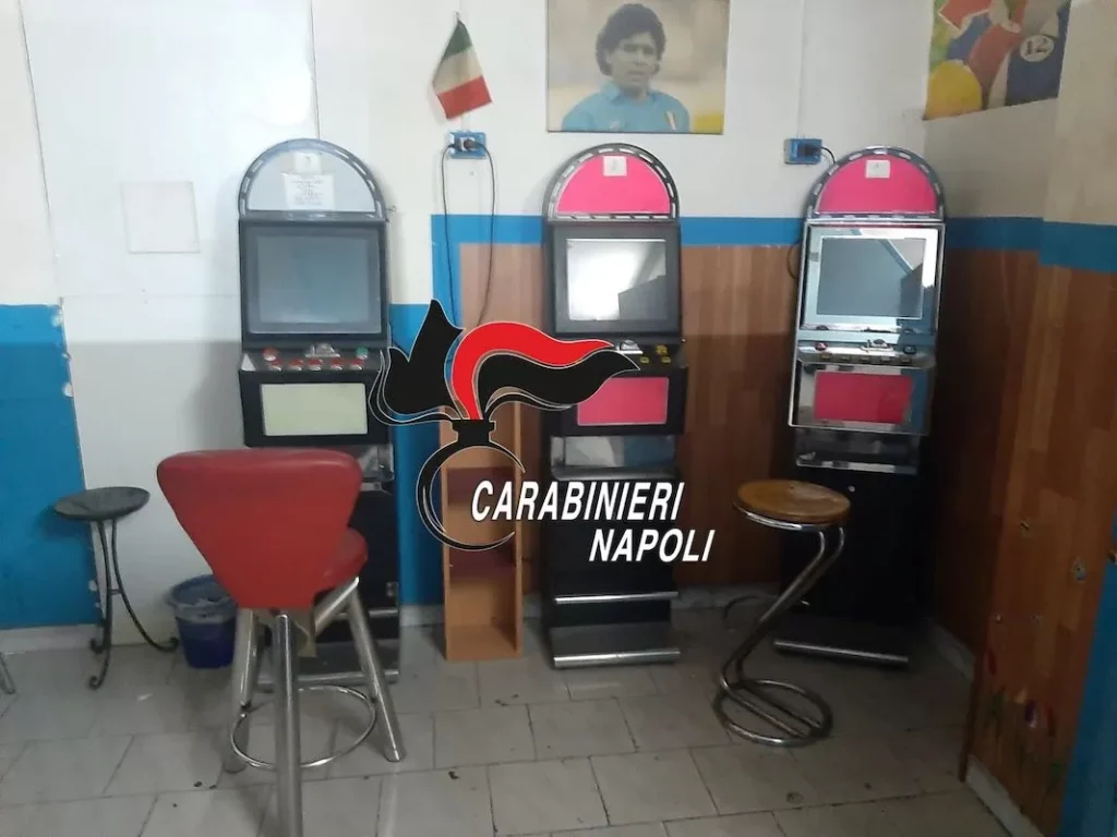 giugliano rapina negozio genero bottino videoslot