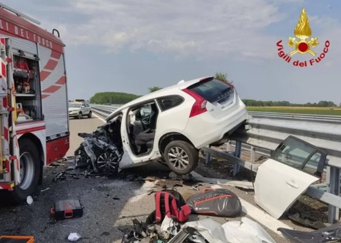 incidente domiziana auto scooter