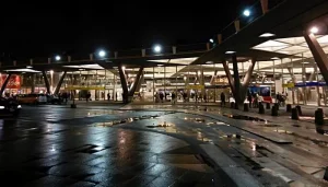 napoli aggredisce poliziotti sangue