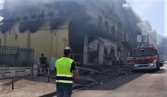 Incendio-Terzigno-vernici