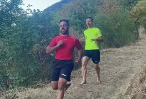 corsa piedi nudi sassi spine