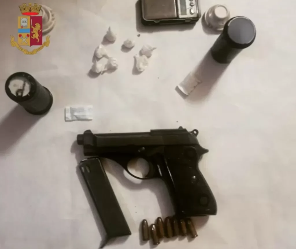 pistola droga stabile San Giovanni Teduccio