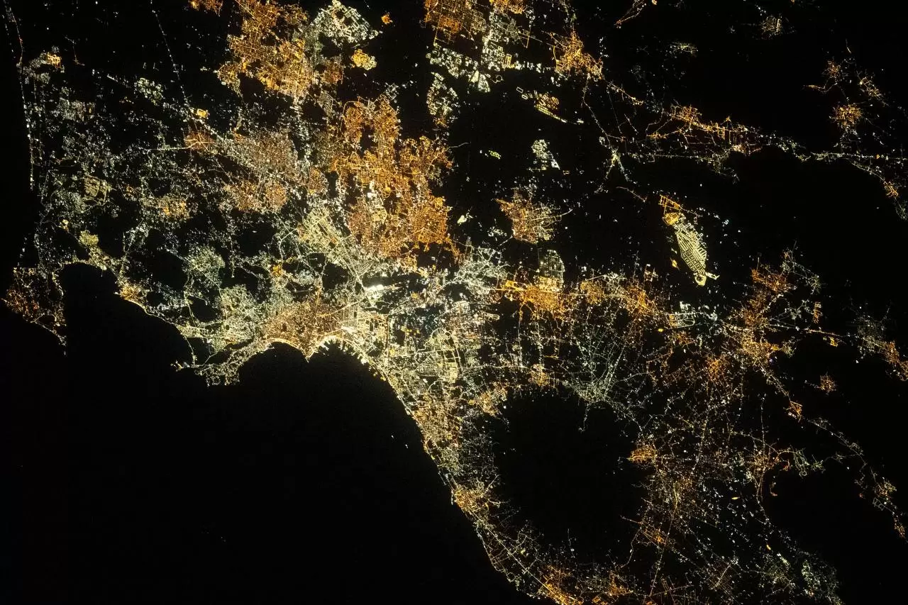 samantha-crisotoforetti-foto-napoli-spazio