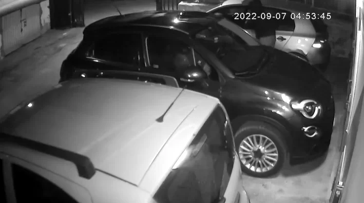 pianura furto auto garage