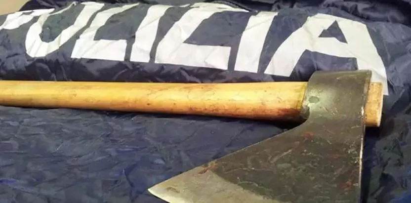 acerra ascia coltello