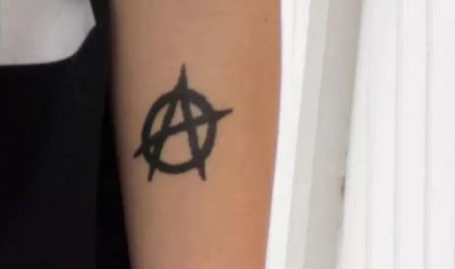 ragazzo-accoltellato-tatuaggio-mondragone