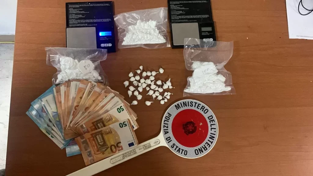 nasconde cocaina forno