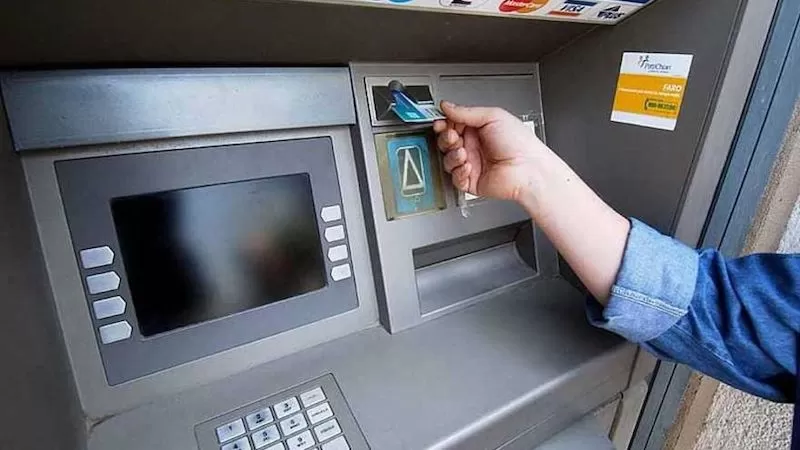fingono fornitori rubano bancomat anziani