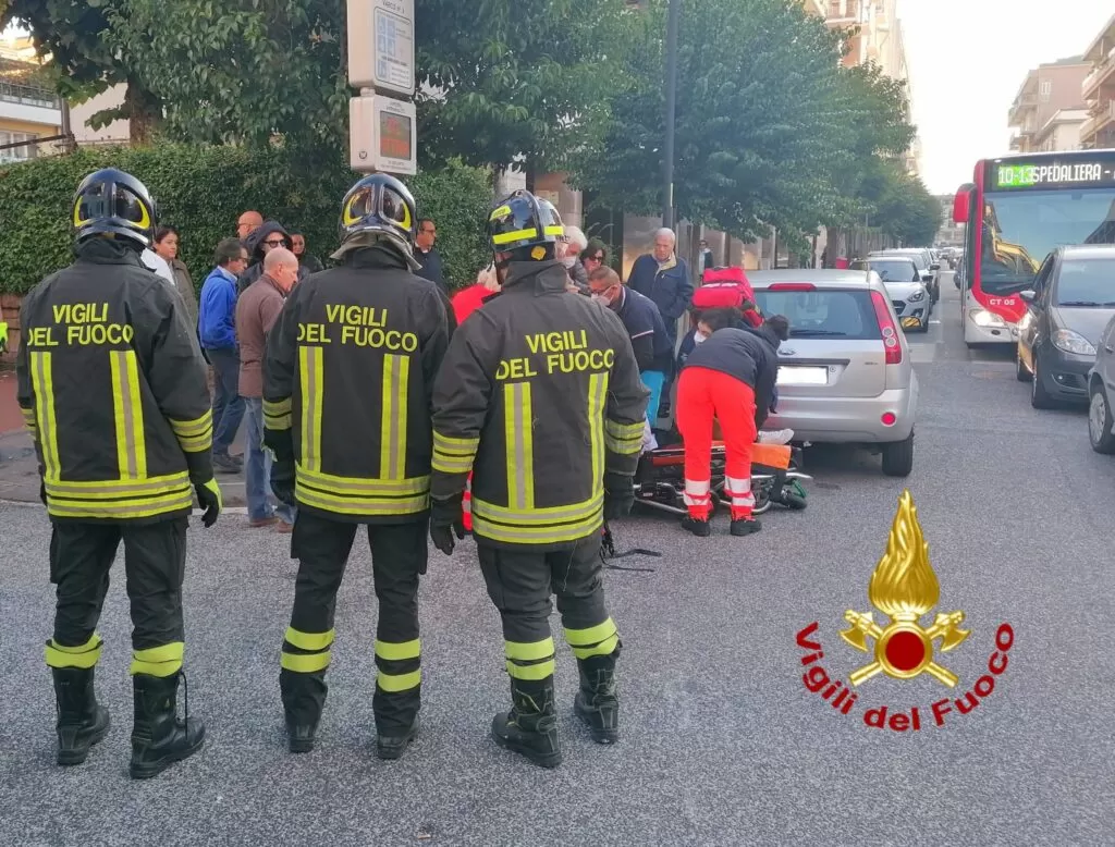 avellino incidente auto scooter