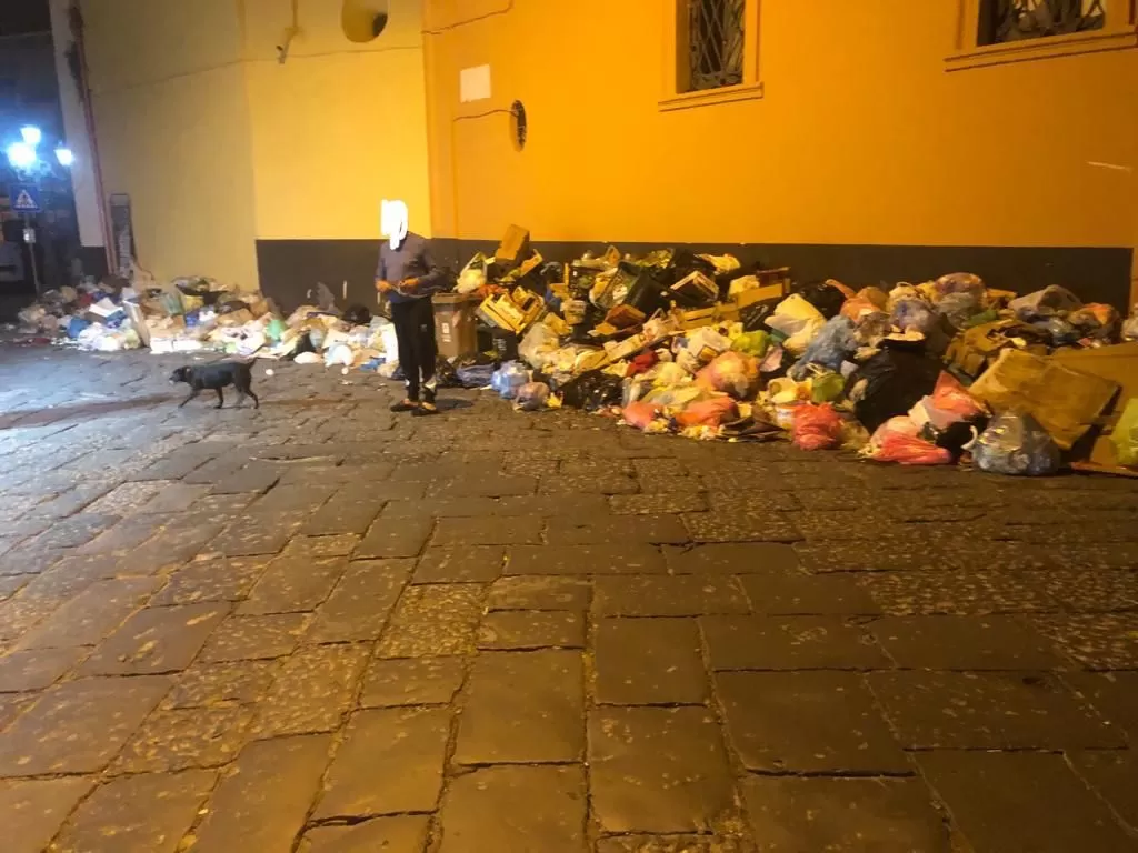 Marano invasa rifiuti