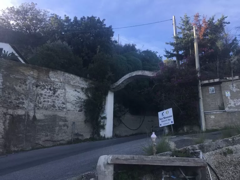 ischia batte testa bagno muore