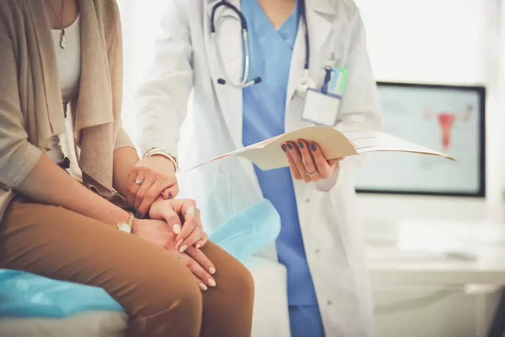 napoli-medico-base-aggredito-dottoressa-ricetta-via-foria