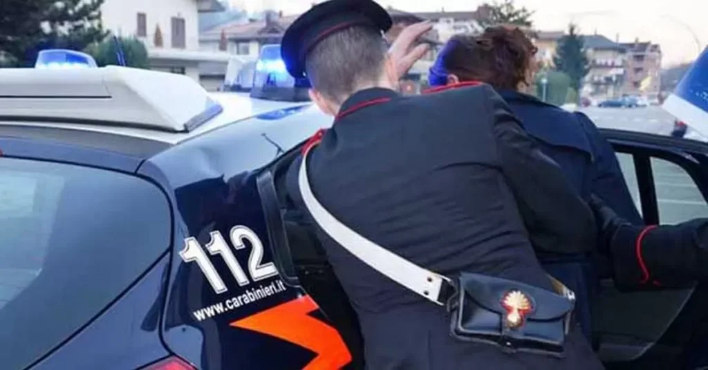 rapina-bar-pagani-coltello-arresto