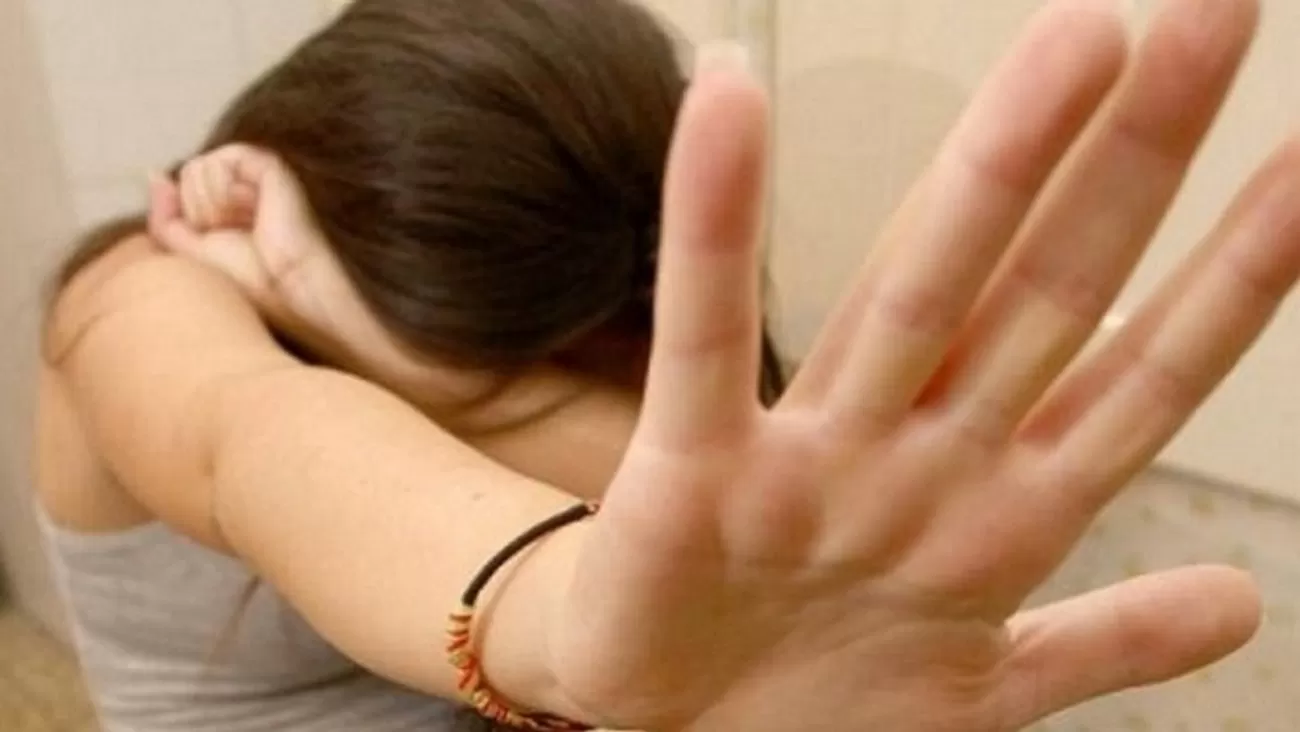 benevento-tenta-baciare-ragazzina-professore-indagato