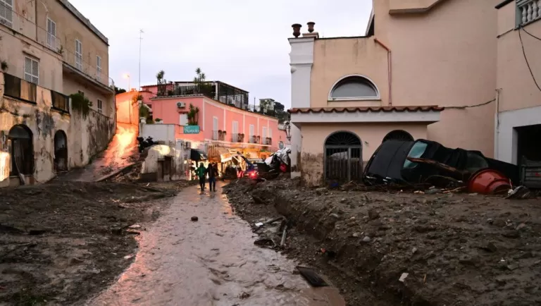ischia trovati corpi bambini