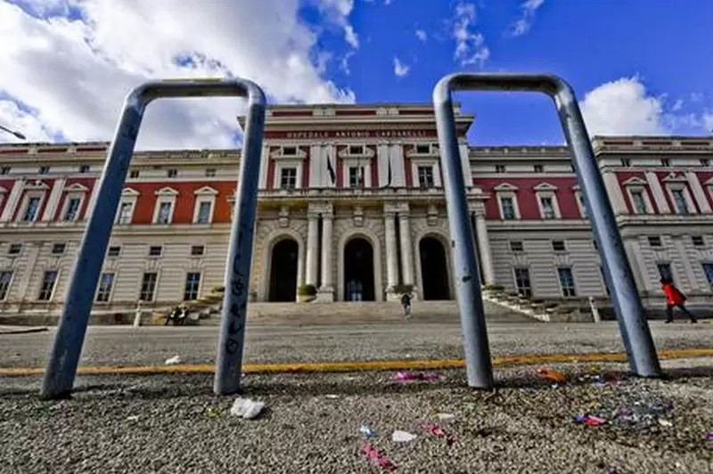 accusato abusi si risveglia napoli
