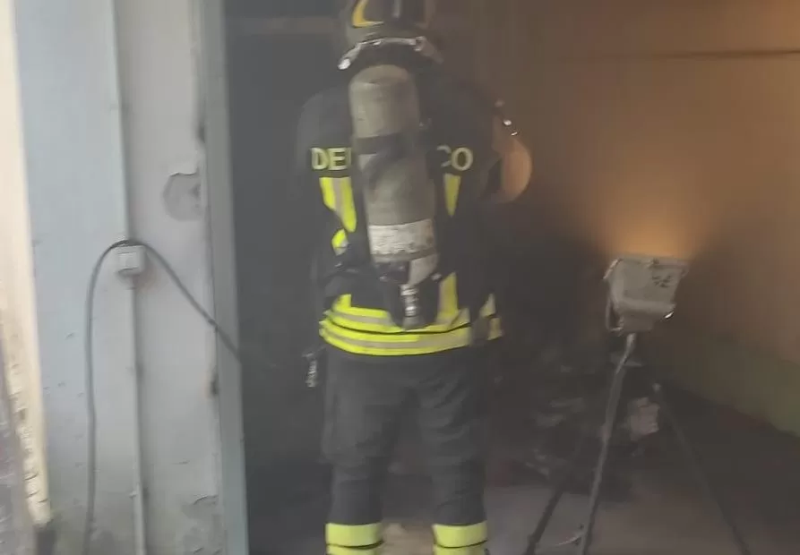 orta atella incendio garage