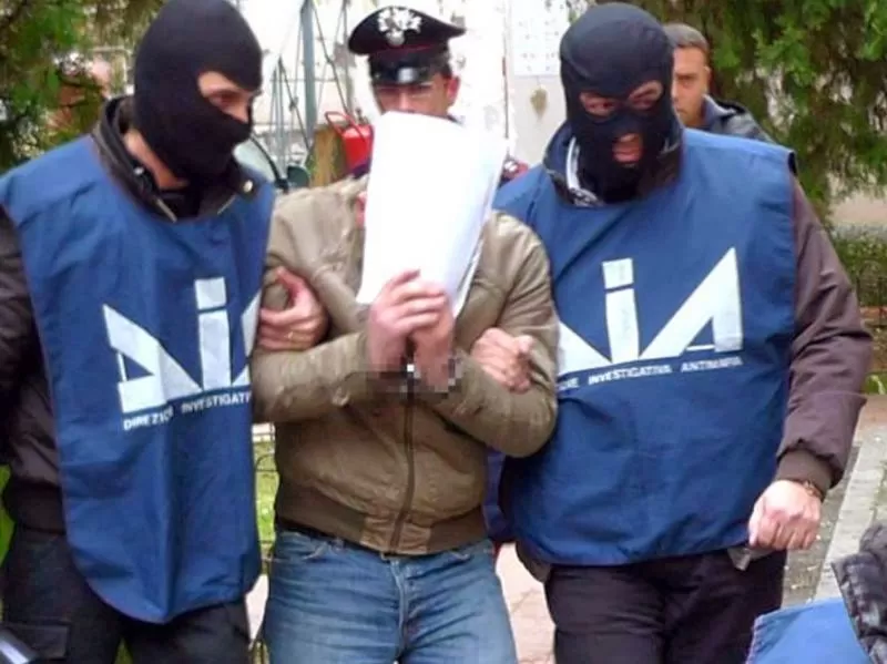 camorra mazzarlla arresti