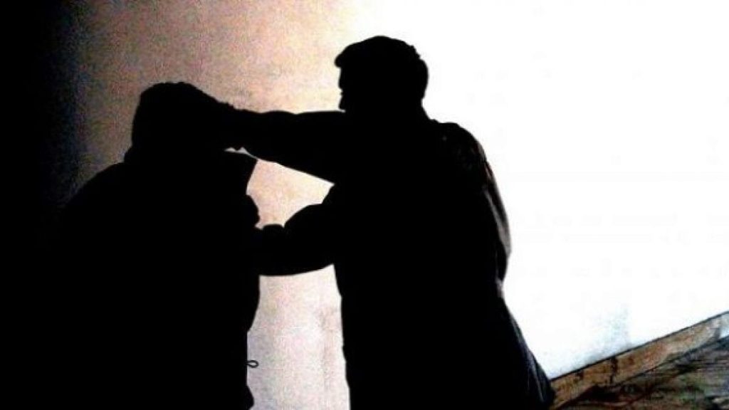 Picchiato sequestrato Napoli