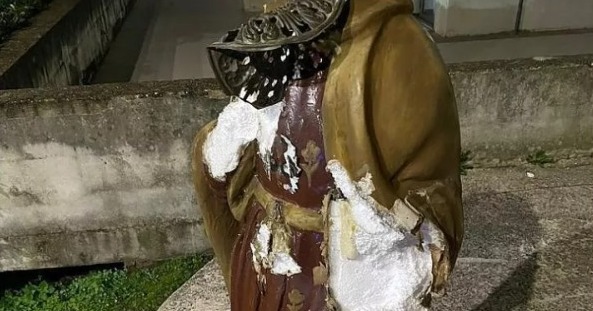 tufino danneggiata statua san bartolomeo
