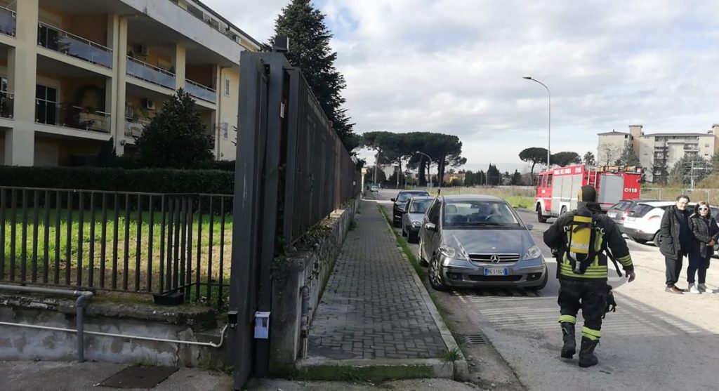 incendio appartamento caserta oggi 15 gennaio