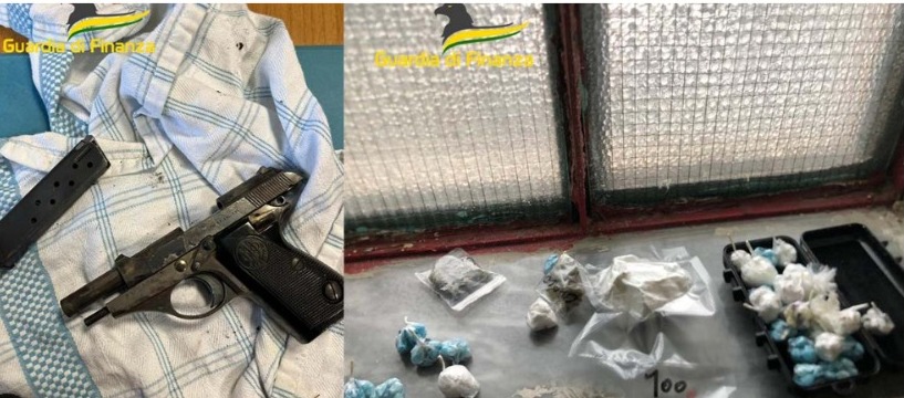castellammare stabia lancia pistola finestra