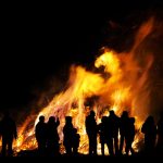 napoli-sassi-carabinieri-vigili-fuoco-sant-antonio-falo