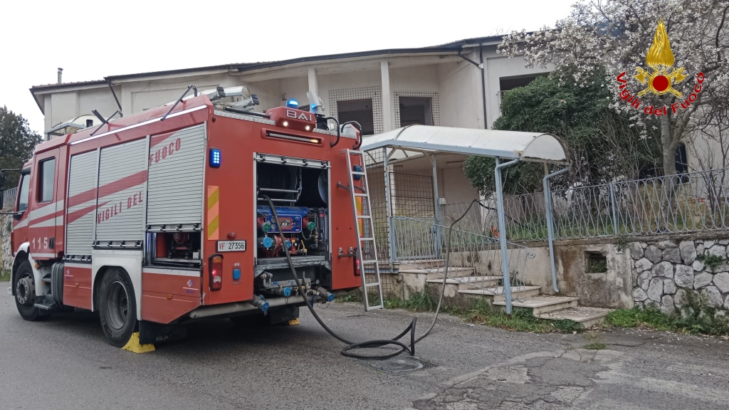 montoro incendio scuola abbandonata