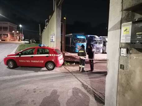 avellino crolla cancello