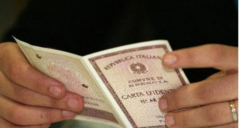 ufficio carte identità napoli aggrediti