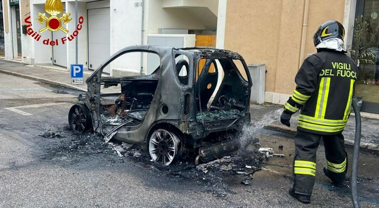 ercolano-incendio-auto-25-marzo