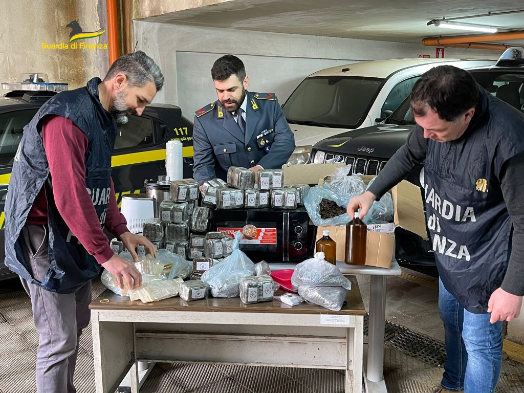 castel-volturno-sequestro-droga-arresti-8-marzo