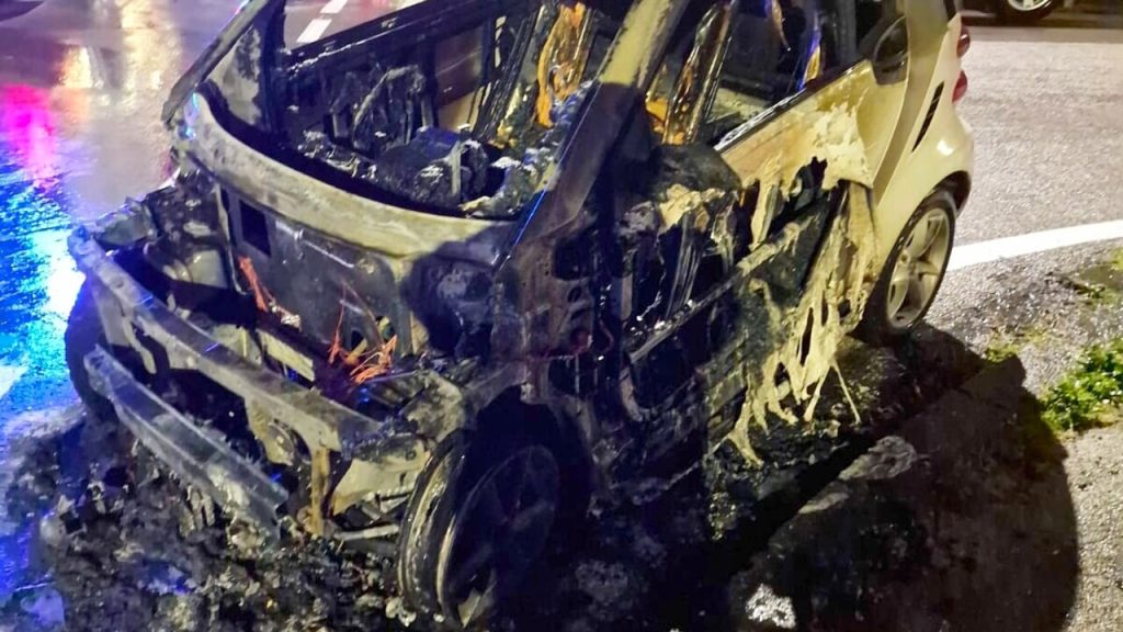 avellino incendio auto 27 marzo