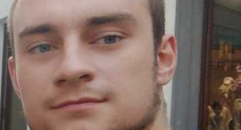 chi è writer ucraino ucciso treno curti